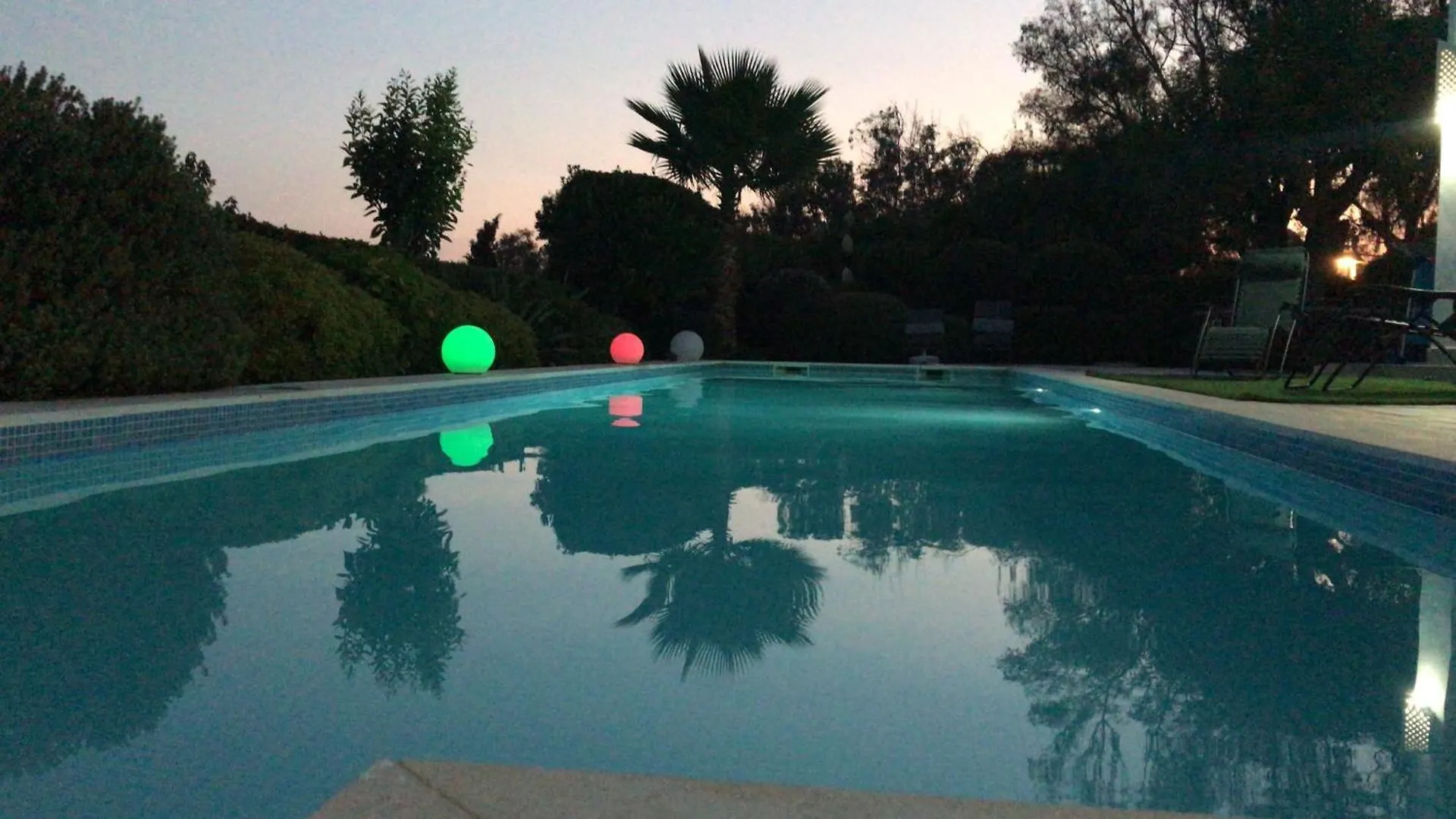 Hermosa Villa En Marbella,100 M Playa, Vistas Al Mar, Piscina Privada Marbella