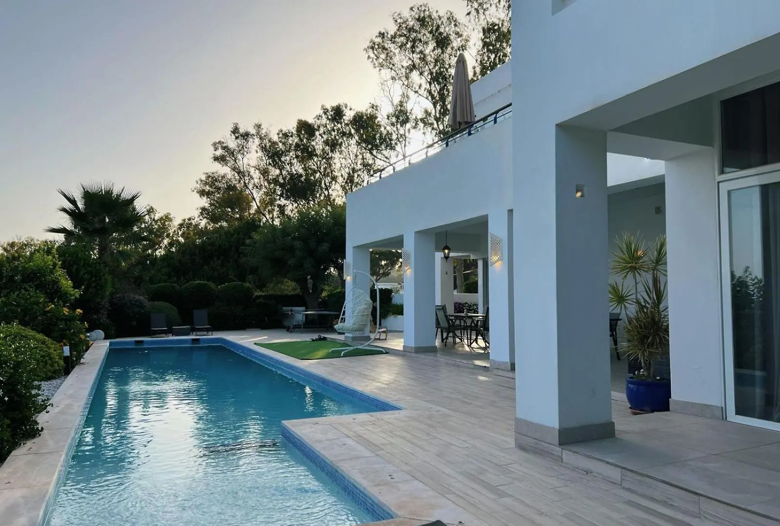 Hermosa Villa En Marbella,100 M Playa, Vistas Al Mar, Piscina Privada  Marbella