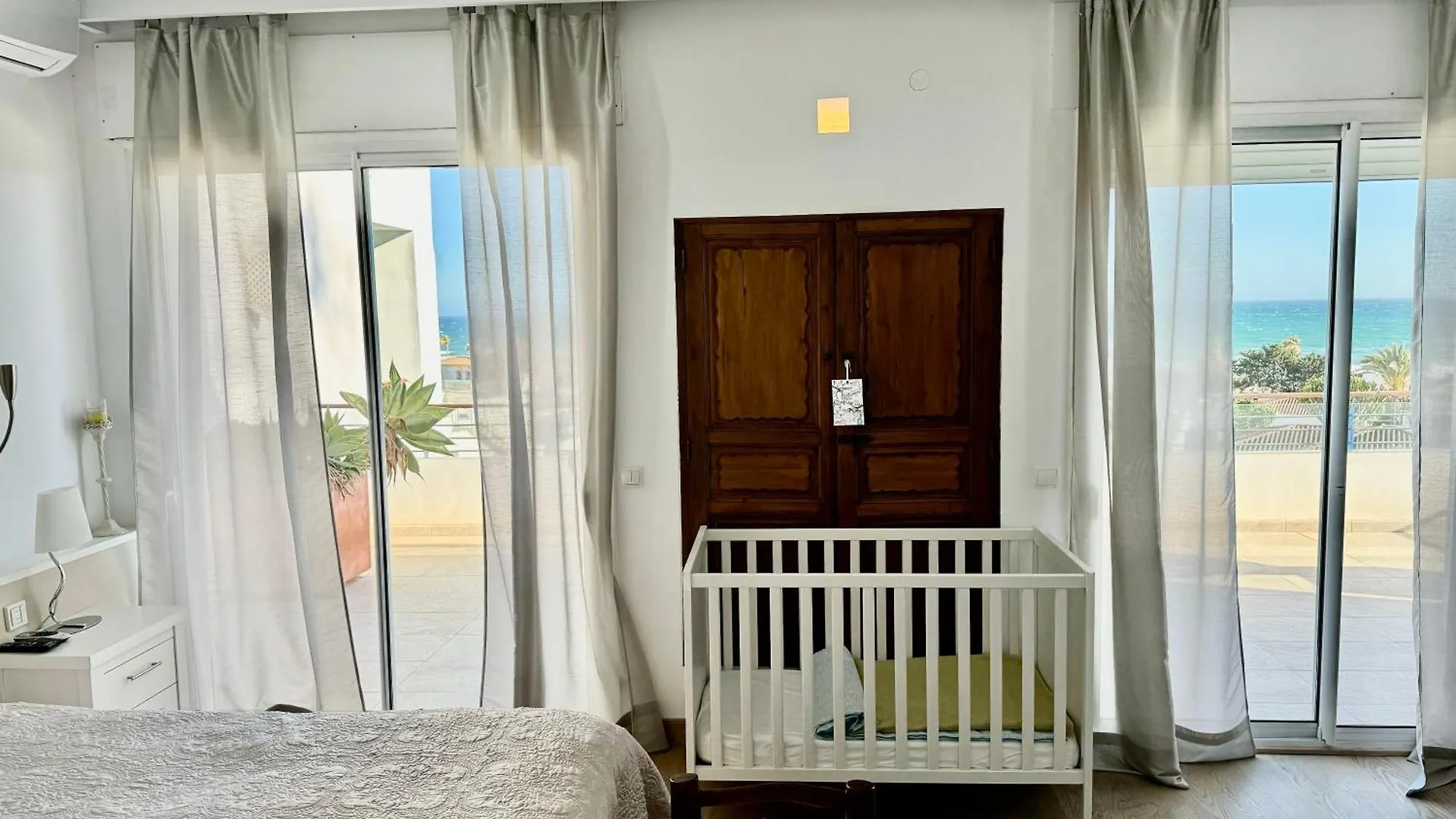 Hermosa Villa En Marbella,100 M Playa, Vistas Al Mar, Piscina Privada Spagna