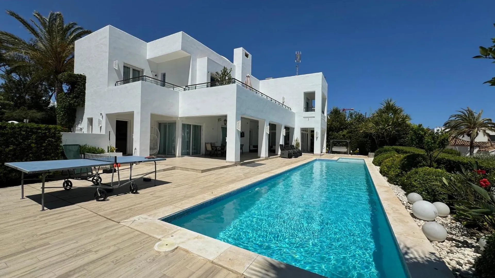 Hermosa Villa En Marbella,100 M Playa, Vistas Al Mar, Piscina Privada 0*, Marbella Spain