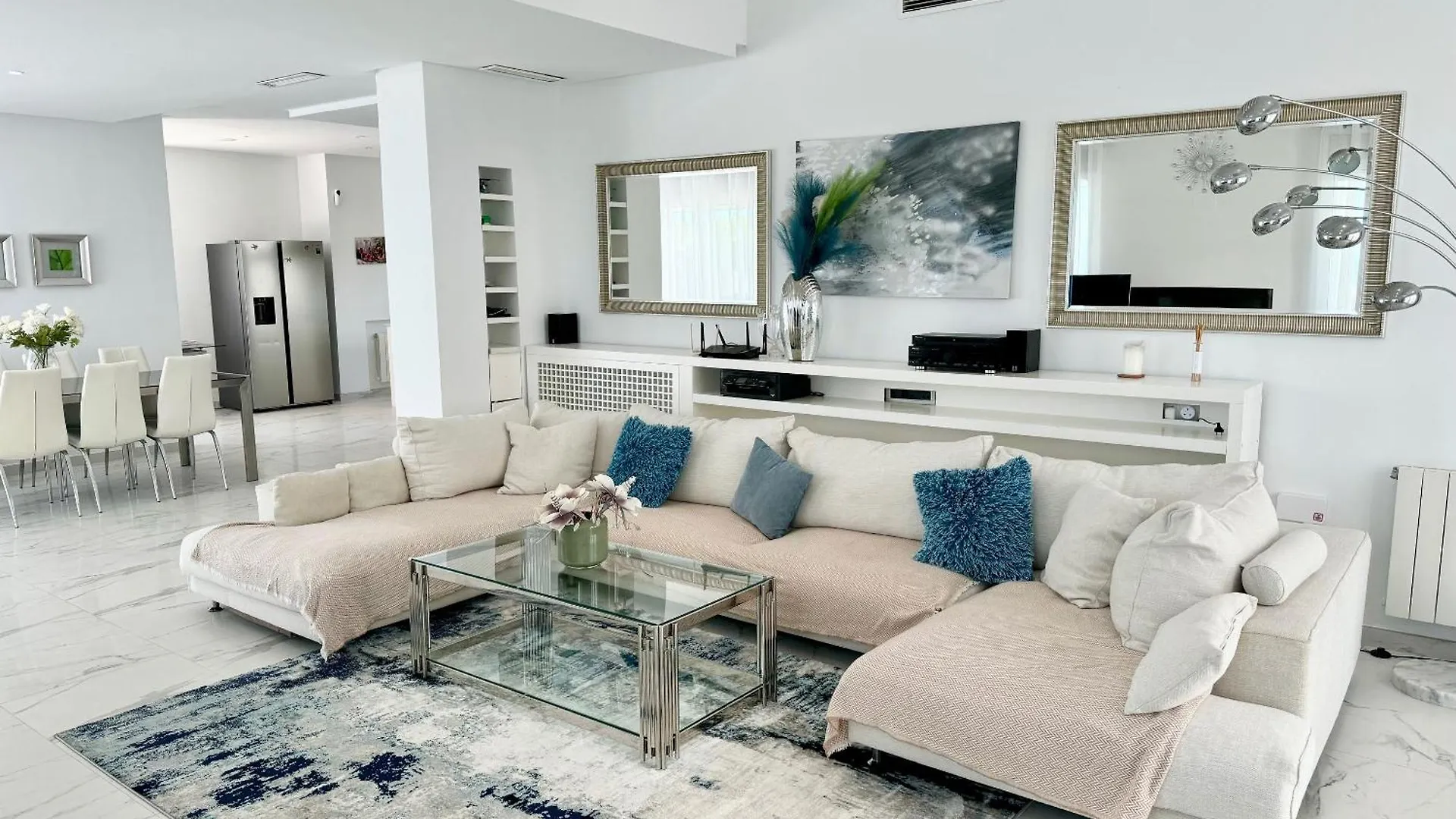 Hermosa Villa En Marbella,100 M Playa, Vistas Al Mar, Piscina Privada  Marbella