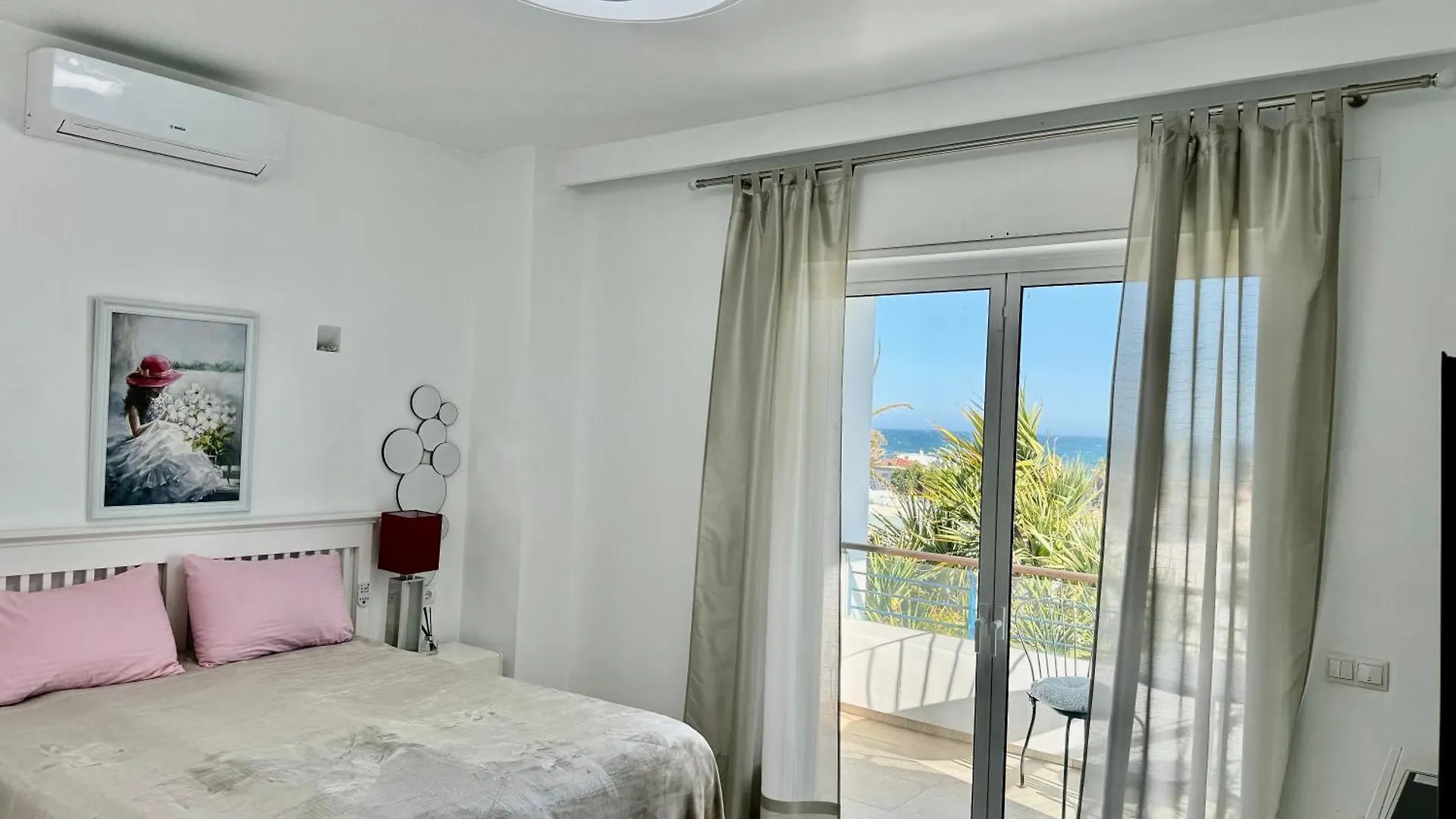 Hermosa Villa En Marbella,100 M Playa, Vistas Al Mar, Piscina Privada 0*, Marbella Spagna