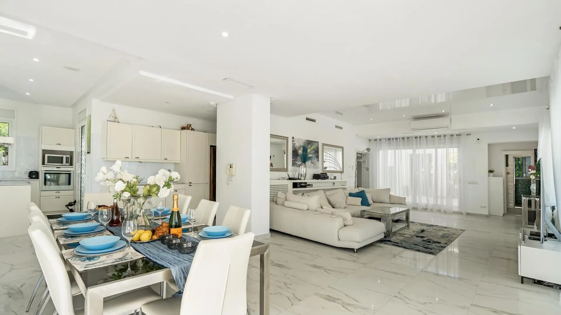 Hermosa Villa En Marbella,100 M Playa, Vistas Al Mar, Piscina Privada