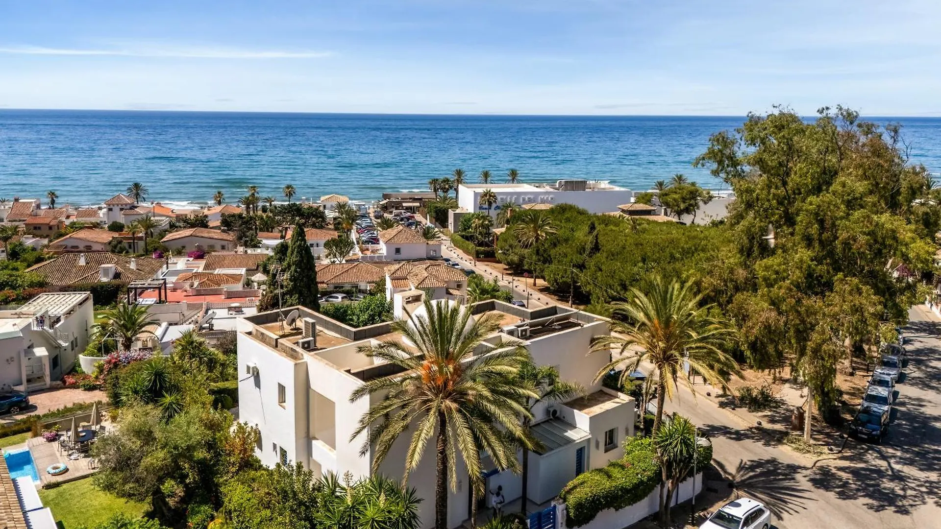 Hermosa Villa En Marbella,100 M Playa, Vistas Al Mar, Piscina Privada