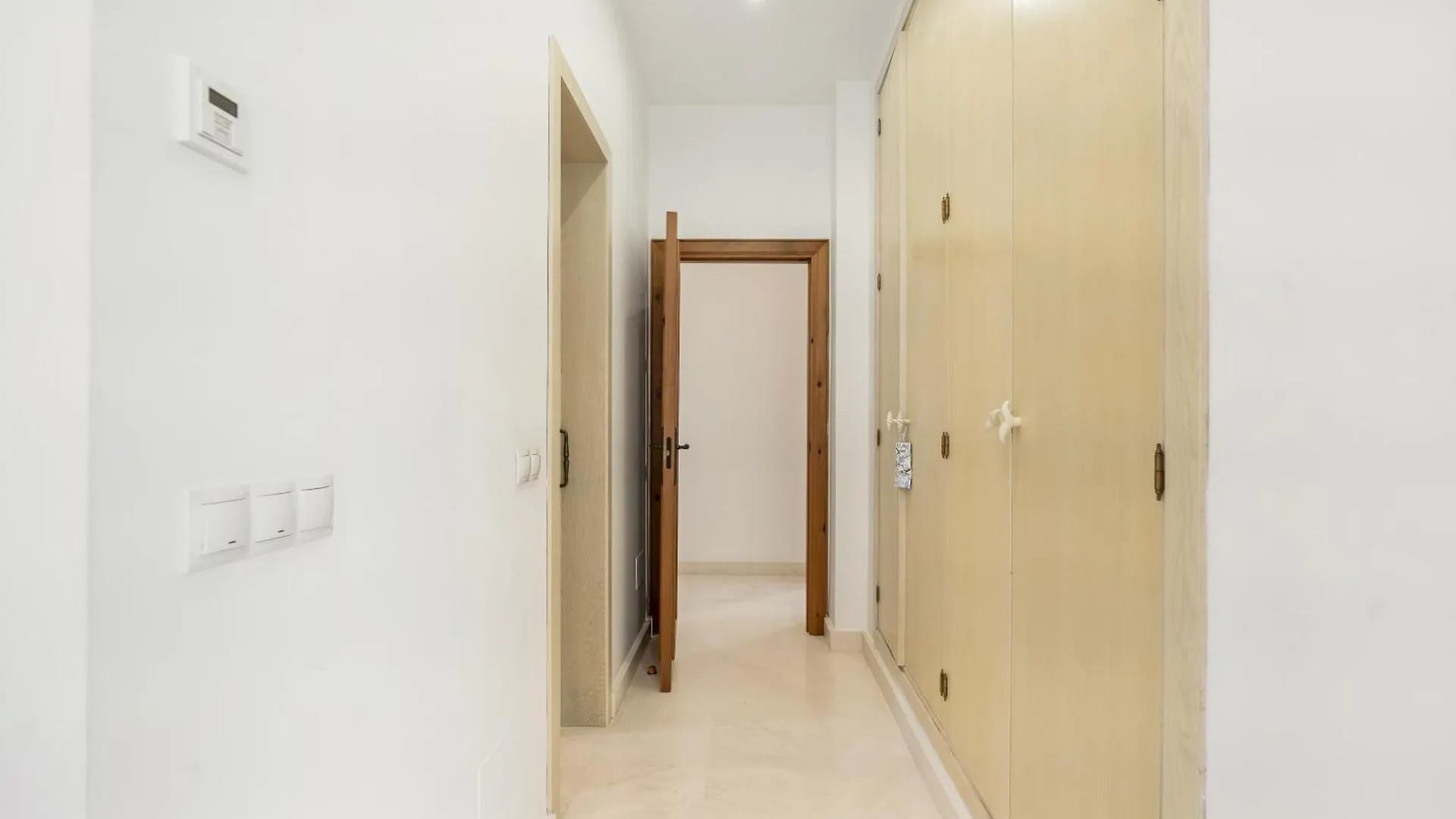 Hermosa Villa En Marbella,100 M Playa, Vistas Al Mar, Piscina Privada