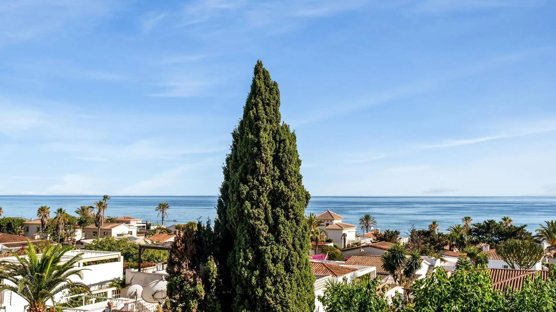 Hermosa Villa En Marbella,100 M Playa, Vistas Al Mar, Piscina Privada
