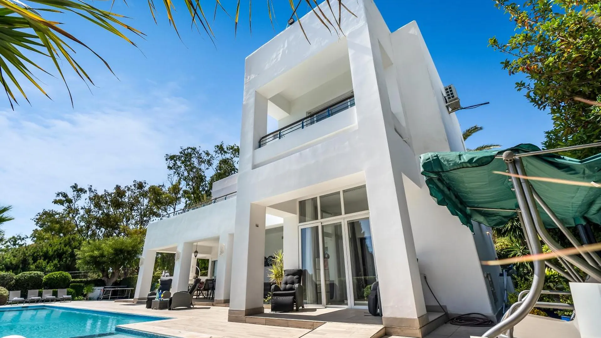 Hermosa Villa En Marbella,100 M Playa, Vistas Al Mar, Piscina Privada 0*, Marbella Spain