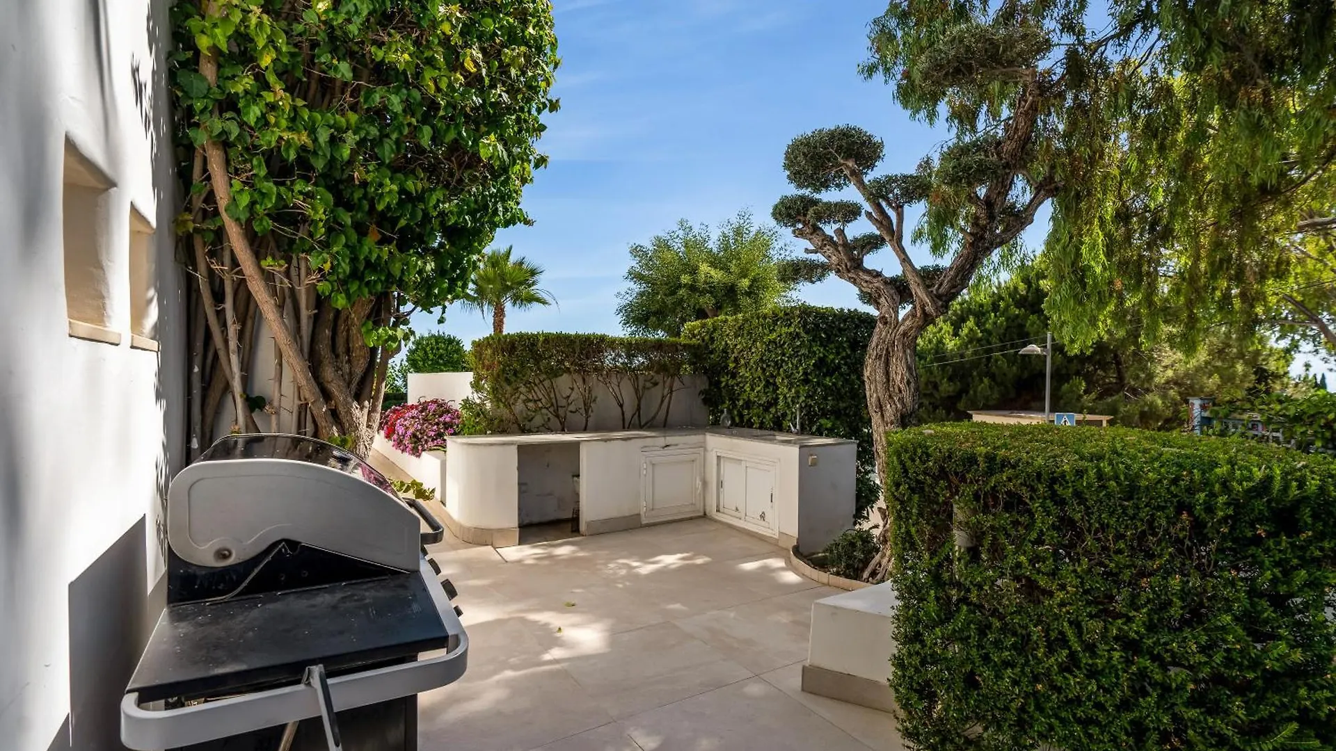 Hermosa Villa En Marbella,100 M Playa, Vistas Al Mar, Piscina Privada  Marbella