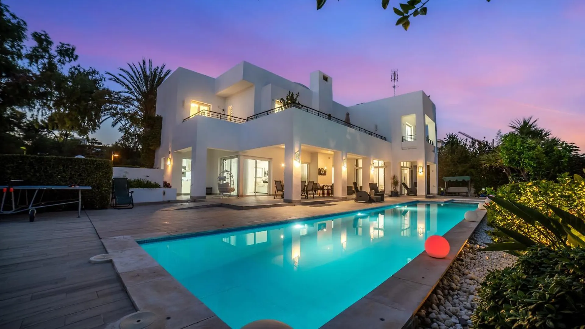 Hermosa Villa En Marbella,100 M Playa, Vistas Al Mar, Piscina Privada 0*, Marbella Spain