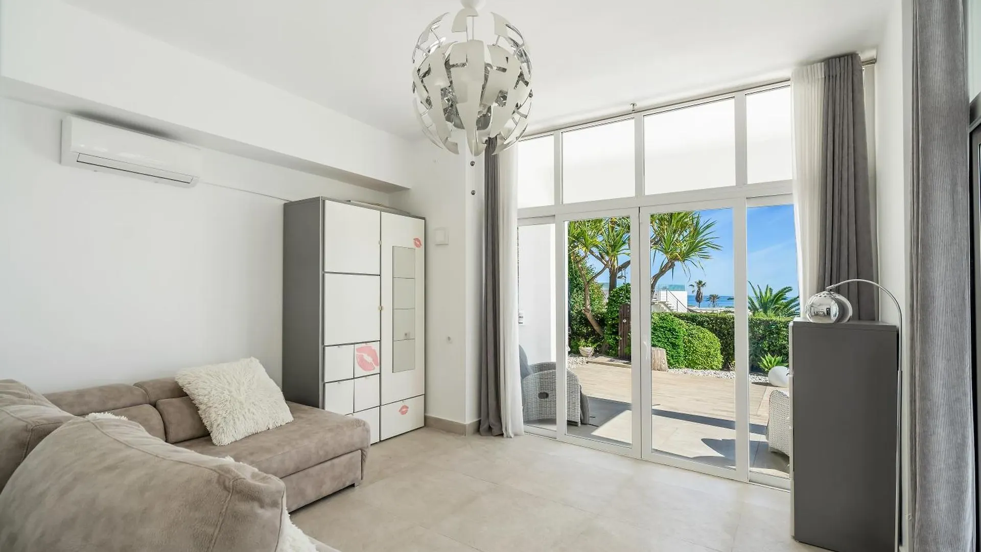 Hermosa Villa En Marbella,100 M Playa, Vistas Al Mar, Piscina Privada