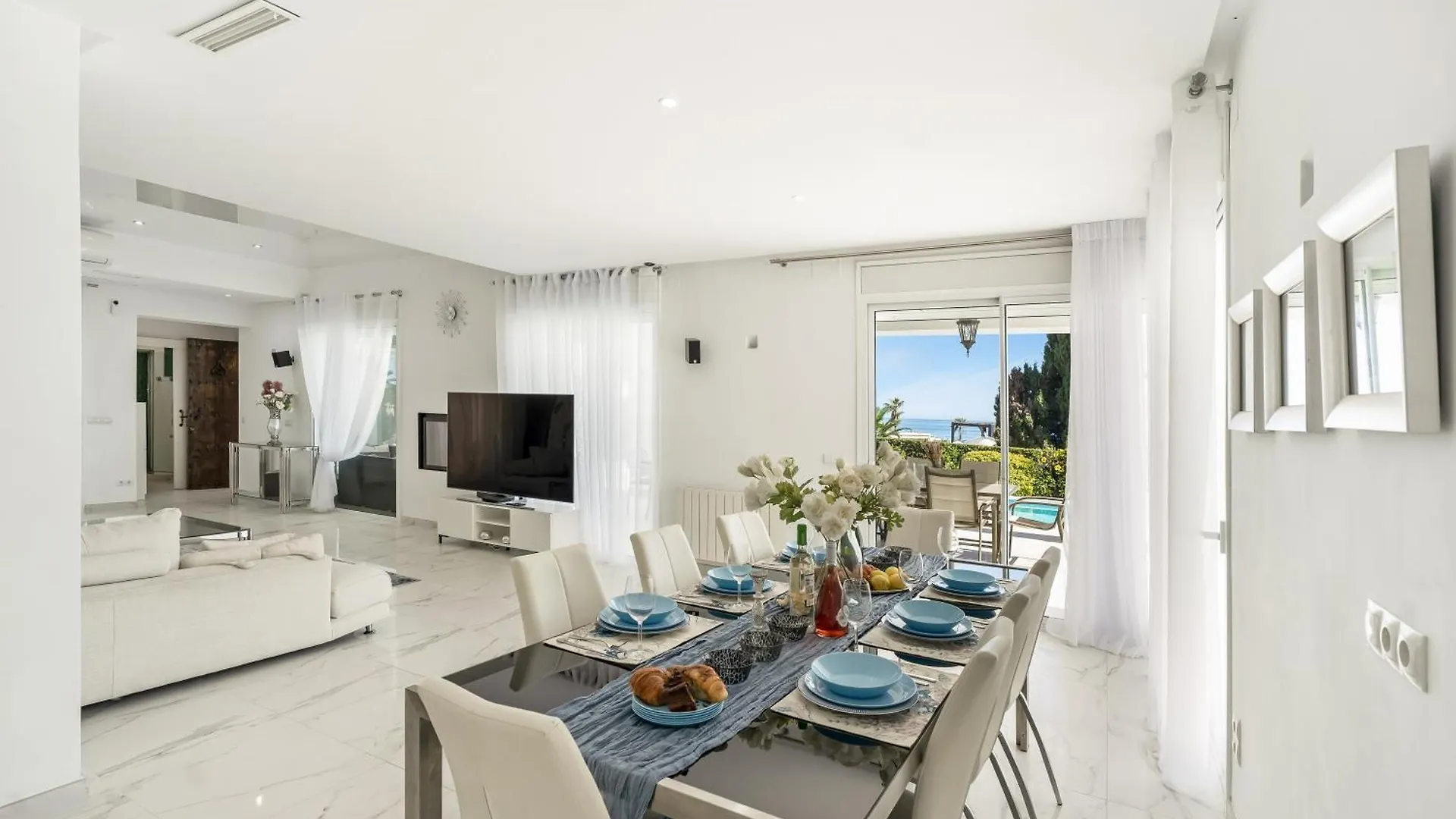 Hermosa Villa En Marbella,100 M Playa, Vistas Al Mar, Piscina Privada