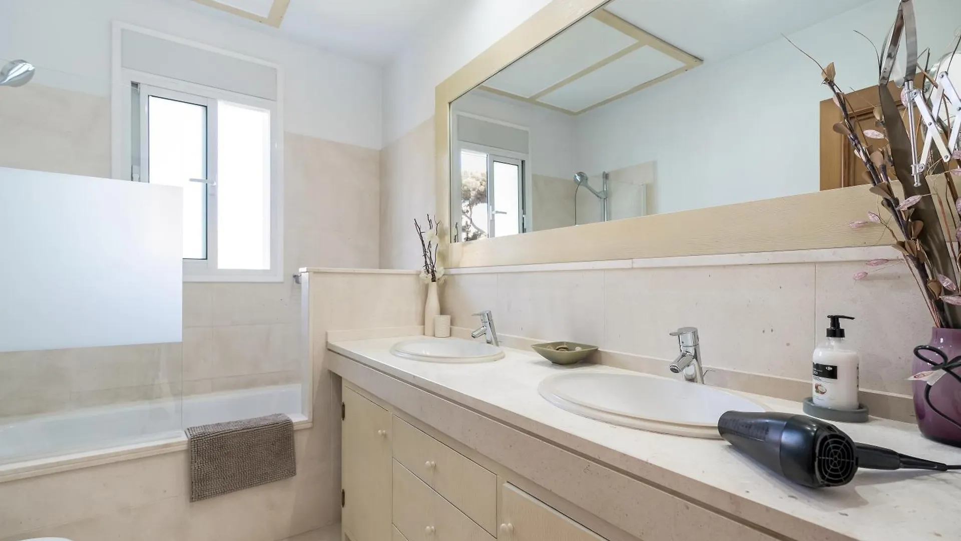 Hermosa Villa En Marbella,100 M Playa, Vistas Al Mar, Piscina Privada 0*, Marbella