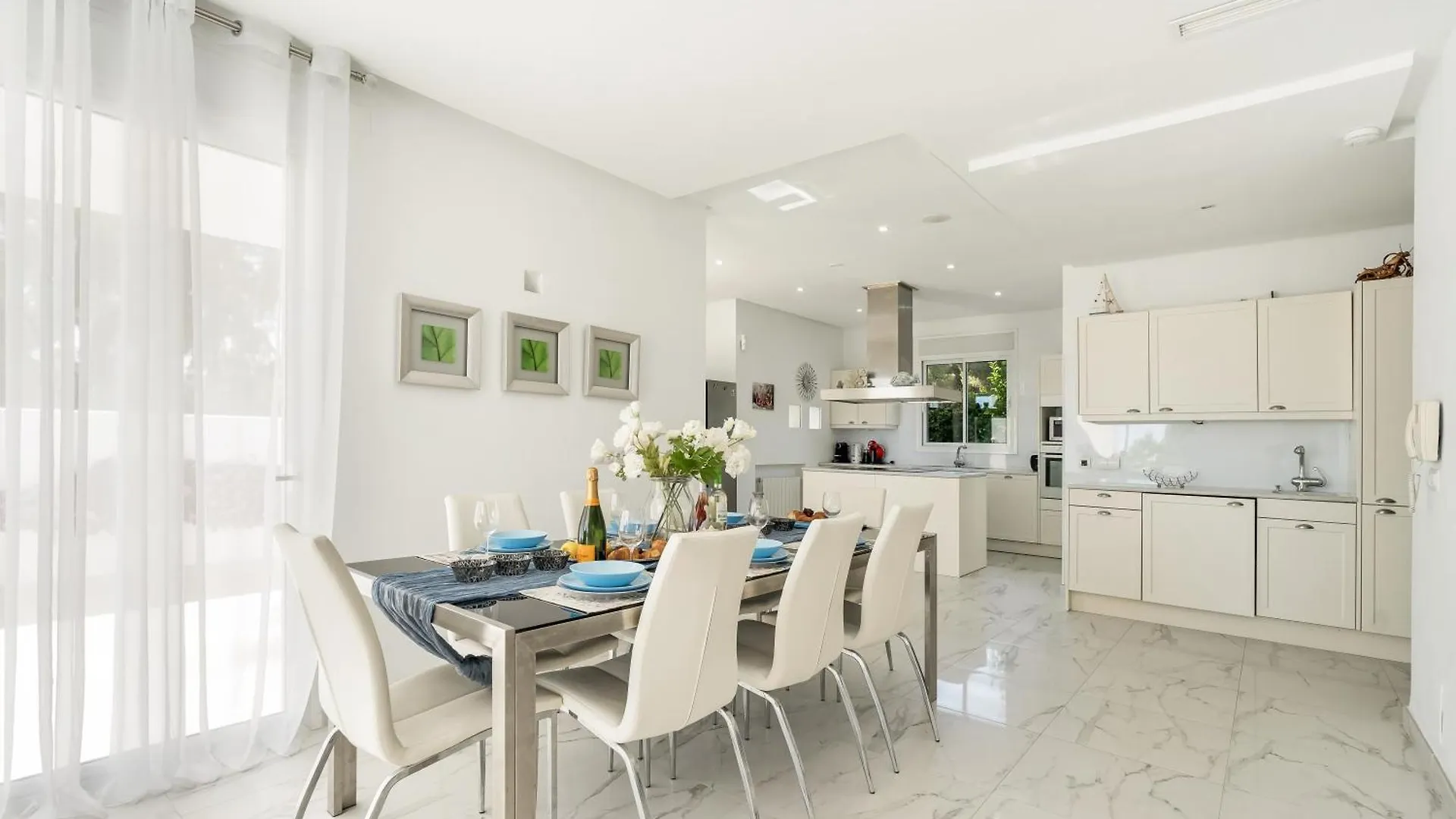 Hermosa Villa En Marbella,100 M Playa, Vistas Al Mar, Piscina Privada