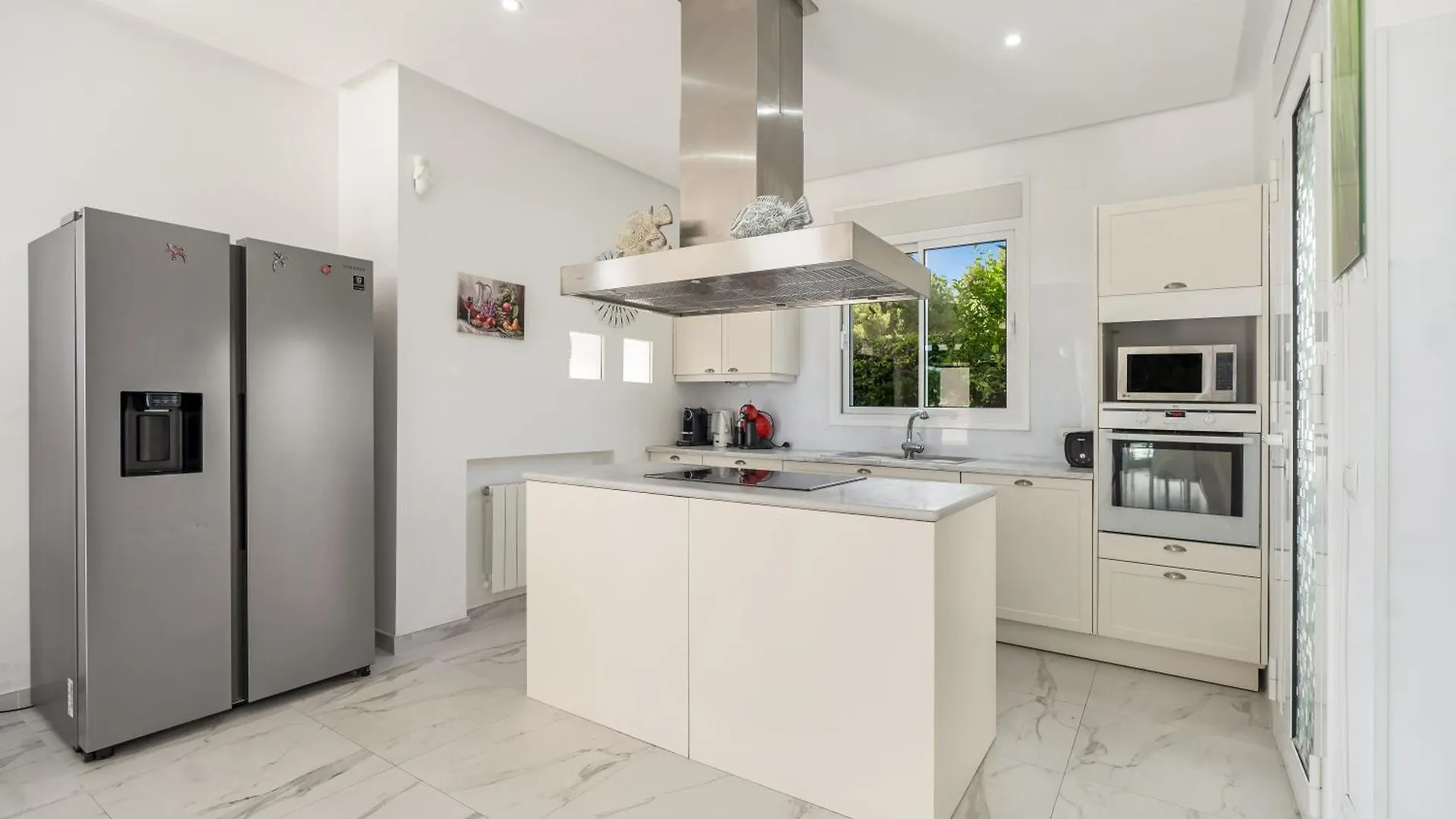 Hermosa Villa En Marbella,100 M Playa, Vistas Al Mar, Piscina Privada Spain